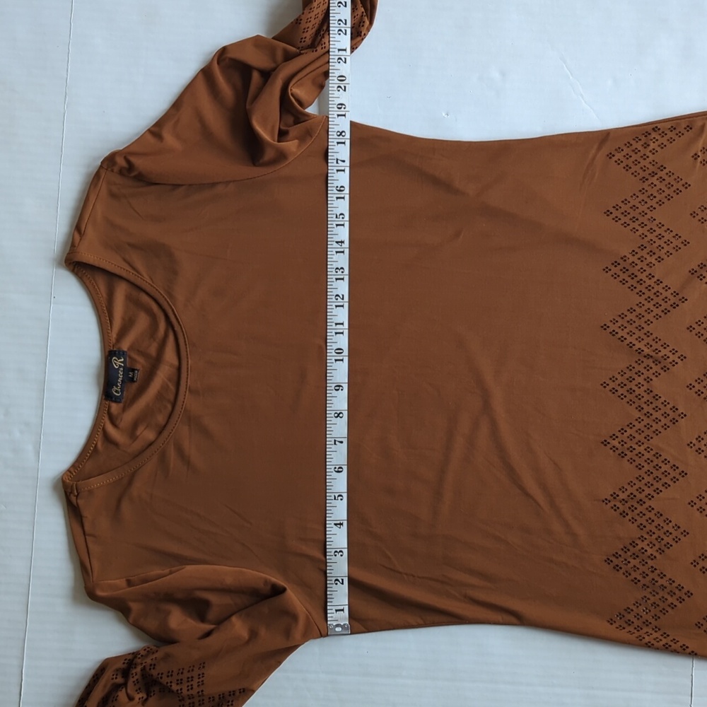 Chances R Perforated Inverted Triangular Pattern Hem Top MEDIUM Brown Rust - Picture 10 of 11